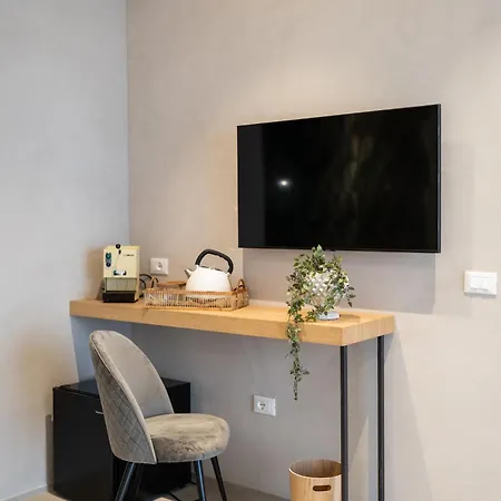Oikos Guest house *